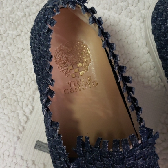 VINCE CAMUTO SNEAKERS - Picture 3 of 11